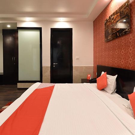 Oyo Flagship 18940 Hotel Swathi New Delhi Exterior photo