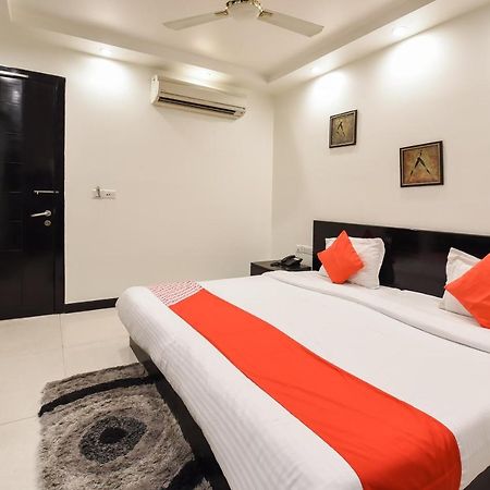 Oyo Flagship 18940 Hotel Swathi New Delhi Exterior photo