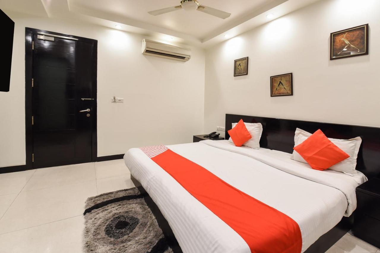 Oyo Flagship 18940 Hotel Swathi New Delhi Exterior photo