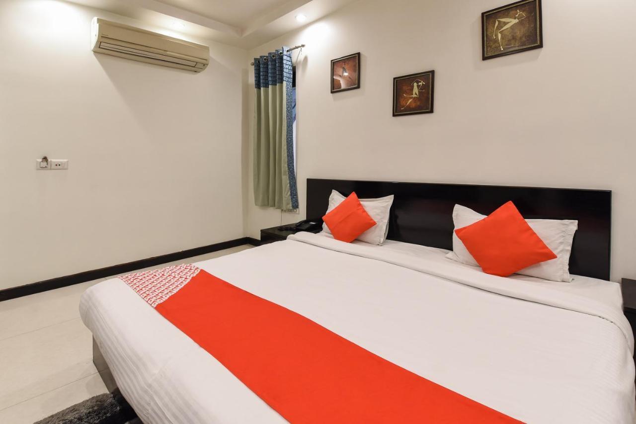 Oyo Flagship 18940 Hotel Swathi New Delhi Exterior photo