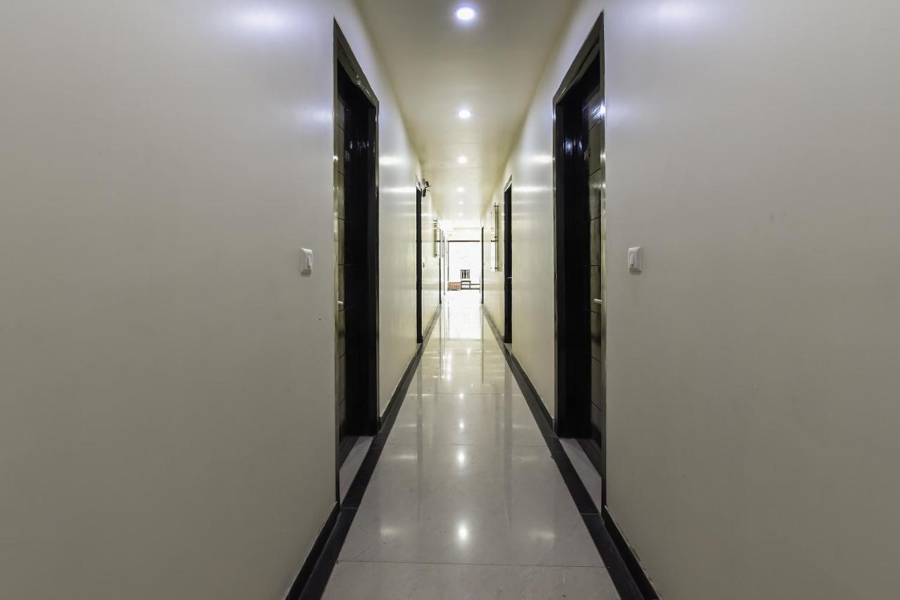 Oyo Flagship 18940 Hotel Swathi New Delhi Exterior photo
